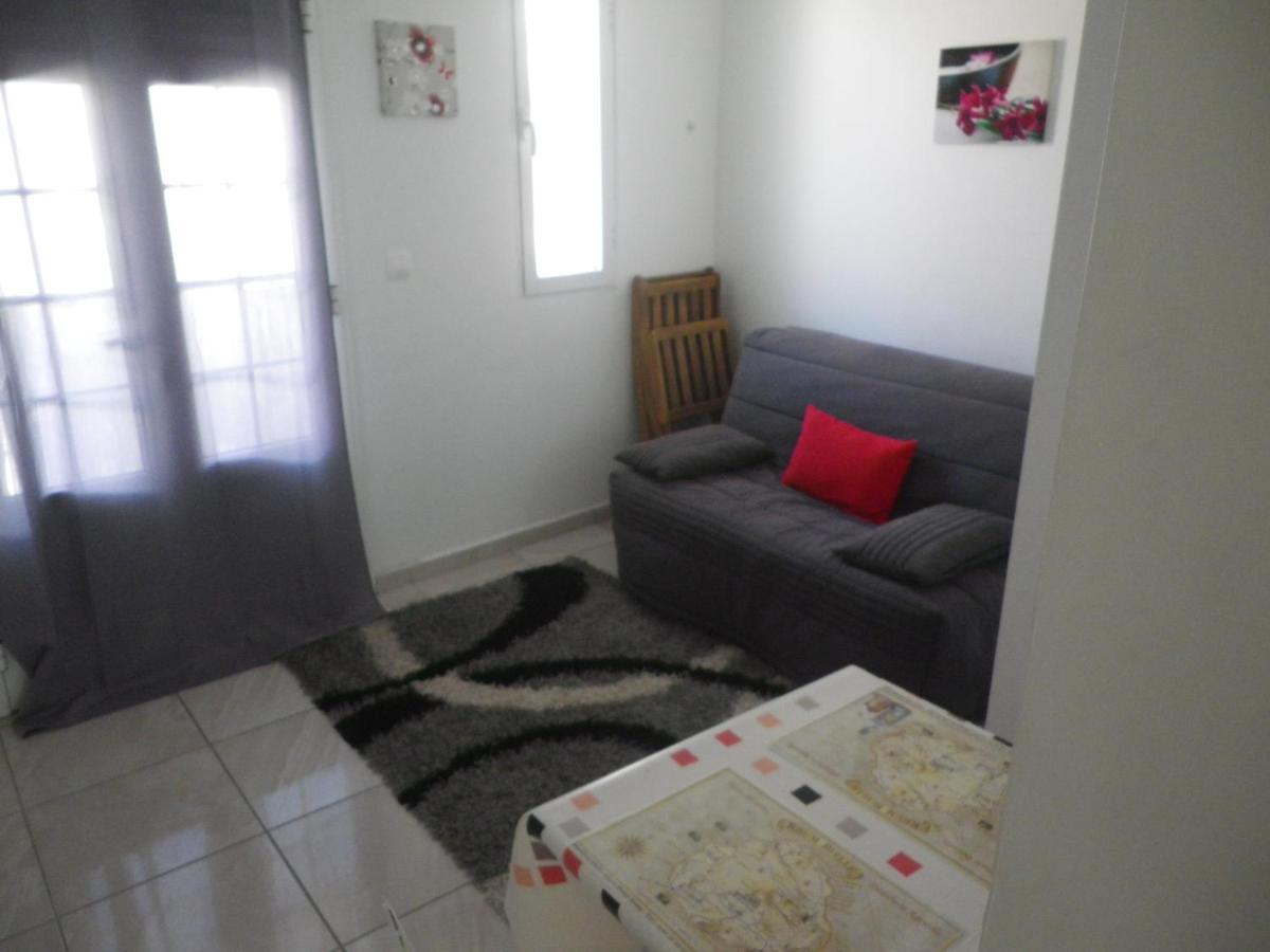 Apartamento Immeuble Nebot Grand-Bourg  Exterior foto